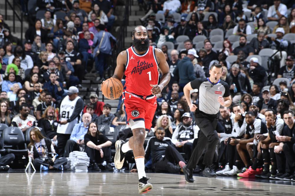 也为中国足 也为中国足