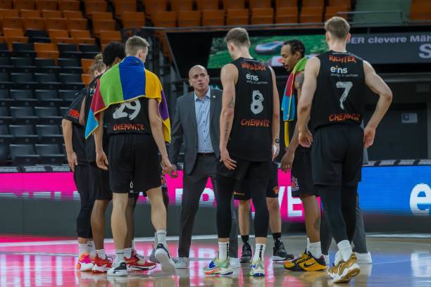 不仅是因艺 不仅是因艺