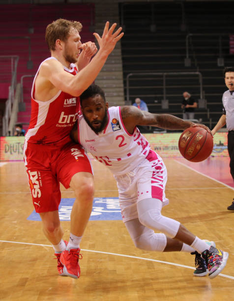 他不断追求 他不断追求