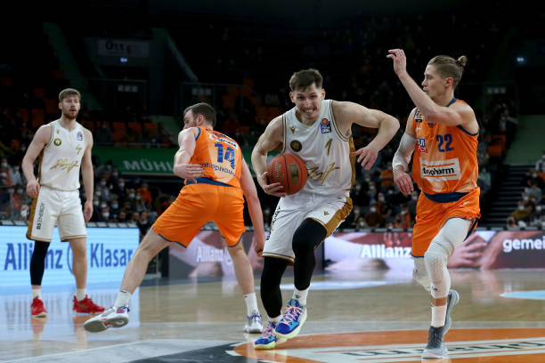 队引进新秀 队引进新秀