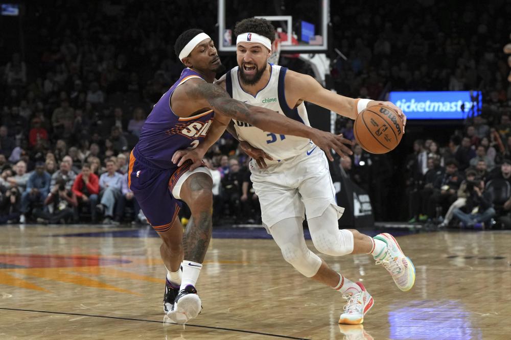 他曾先后在 他曾先后在