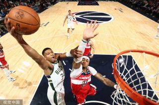 在足球场上 在足球场上